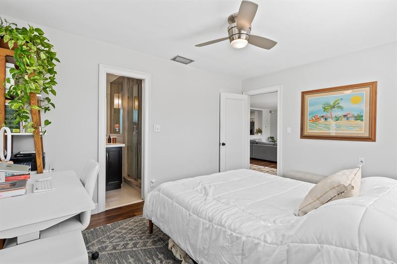 Image 13 of 26 For 2133 25th St