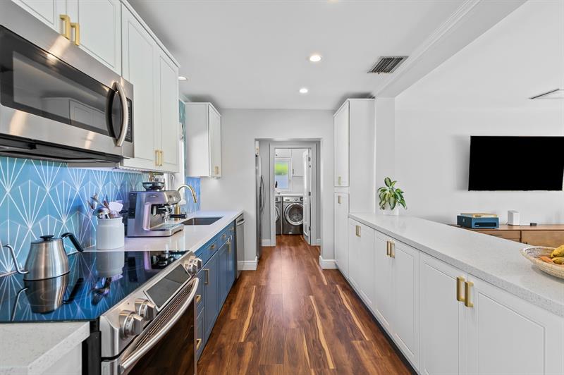 Image 9 of 26 For 2133 25th St