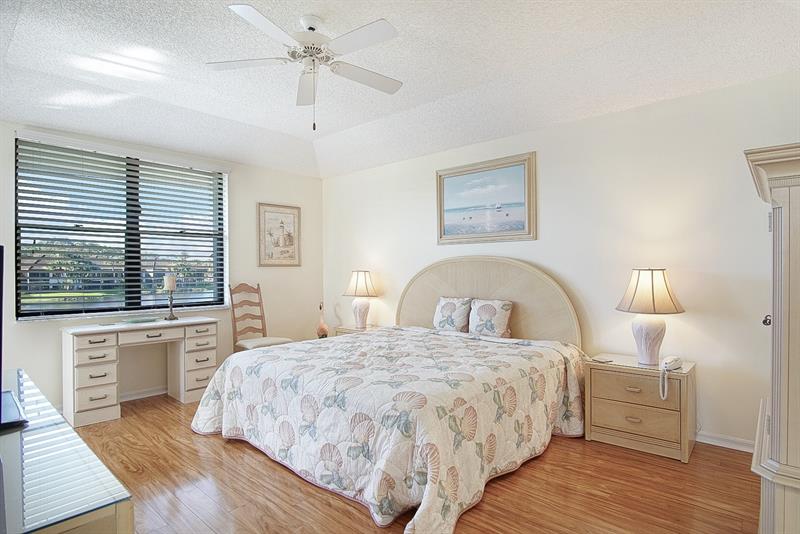 Image 12 of 31 For 6081 Landing Way  9