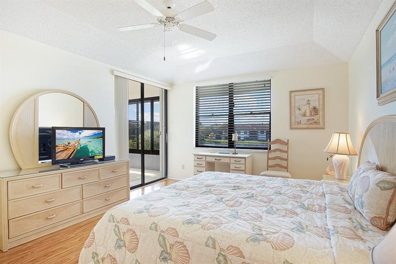 Image 13 of 31 For 6081 Landing Way  9