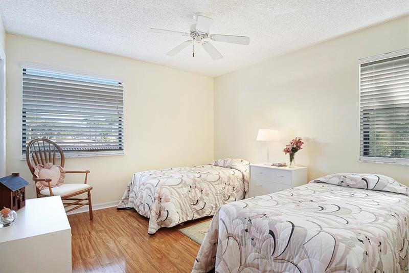 Image 17 of 31 For 6081 Landing Way  9