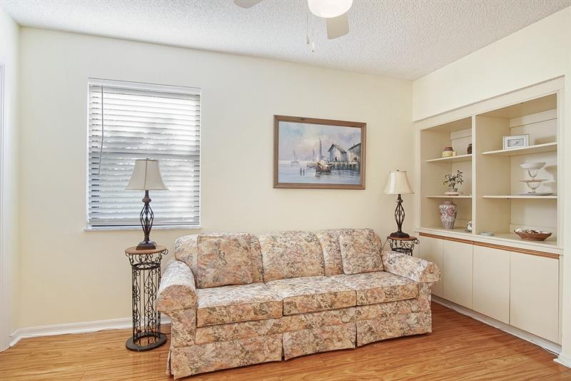 Image 20 of 31 For 6081 Landing Way  9