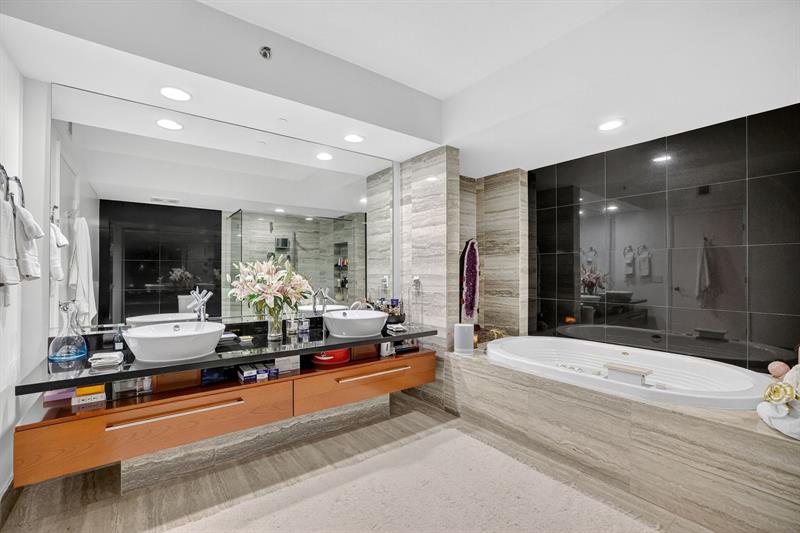 Image 37 of 48 For 101 Fort Lauderdale Beach Blvd  1706