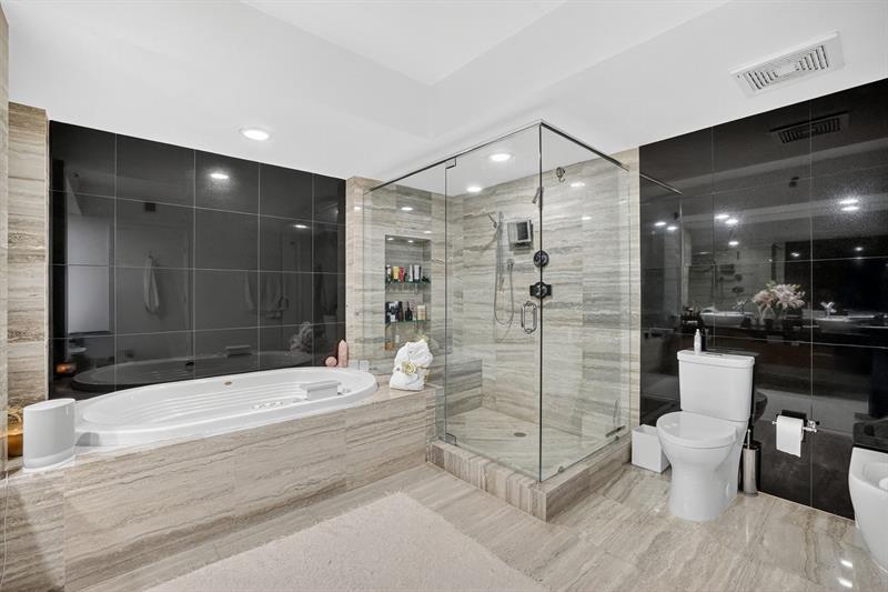 Image 38 of 48 For 101 Fort Lauderdale Beach Blvd  1706