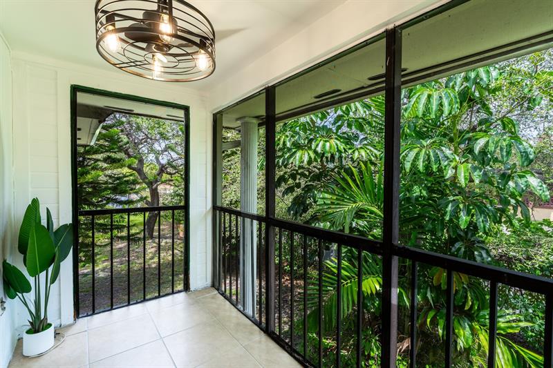 Image 16 of 40 For 927 199 St  202