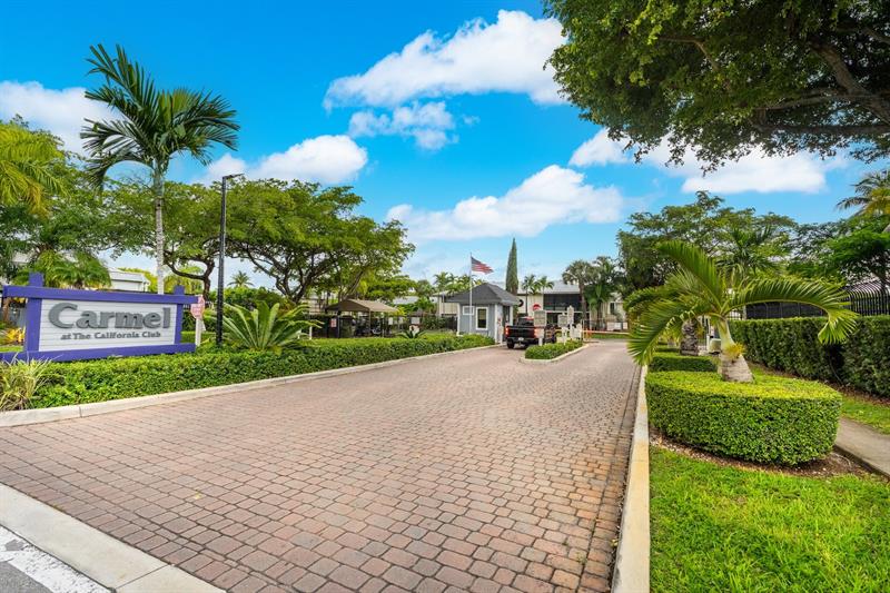 Image 22 of 40 For 927 199 St  202