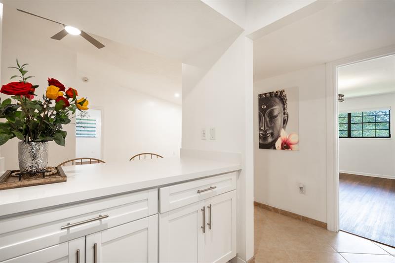 Image 28 of 40 For 927 199 St  202