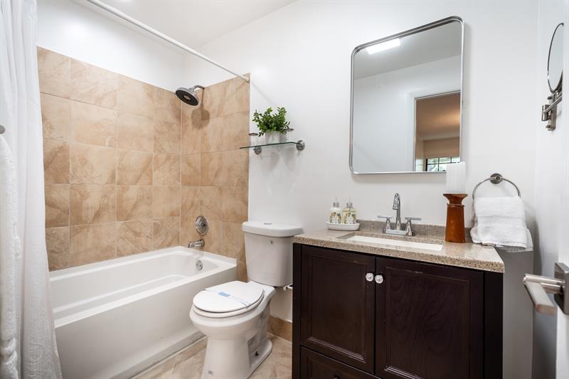 Image 7 of 40 For 927 199 St  202