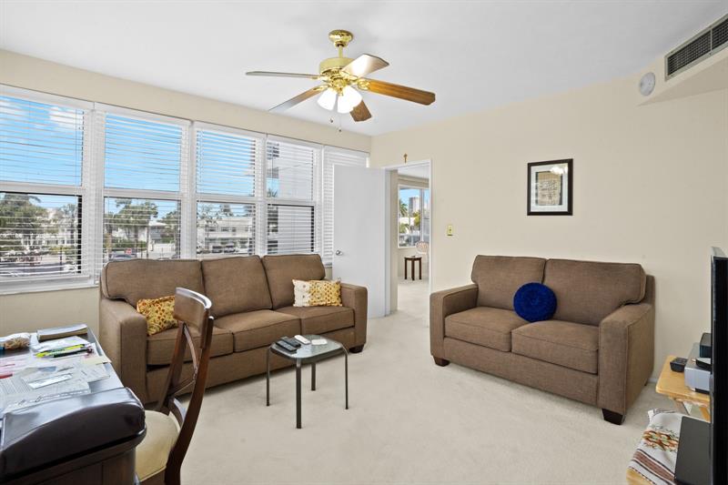 Image 15 of 28 For 3300 36th St  201