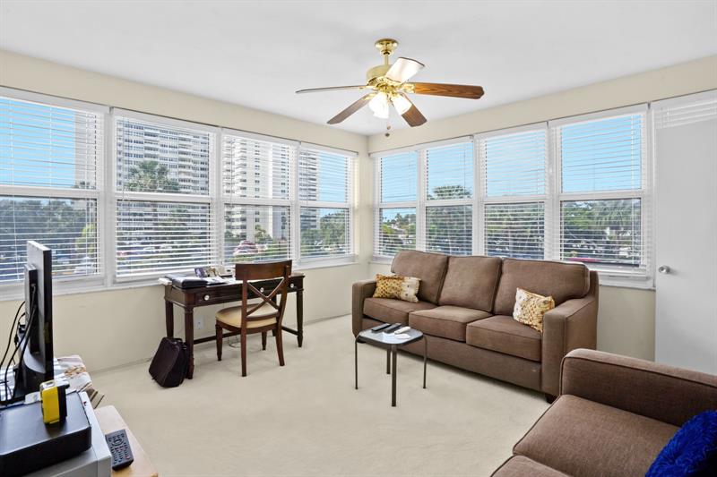 Image 17 of 28 For 3300 36th St  201