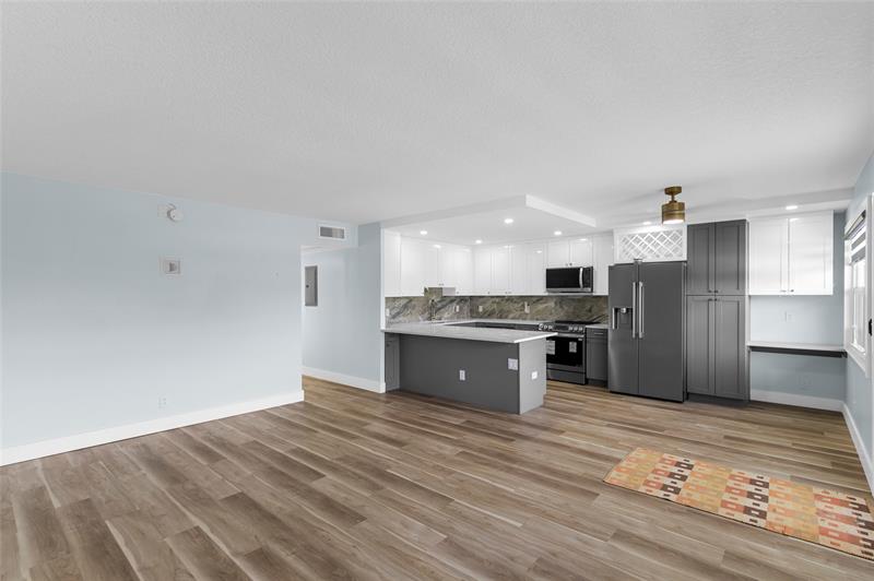 Image 6 of 45 For 3031 Ventnor H  3031