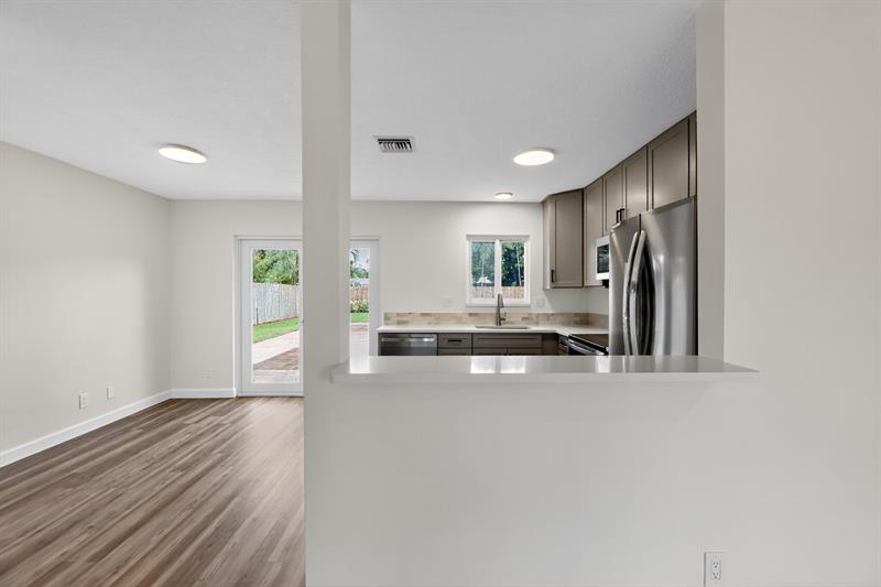 Image 12 of 41 For 245 3rd St  