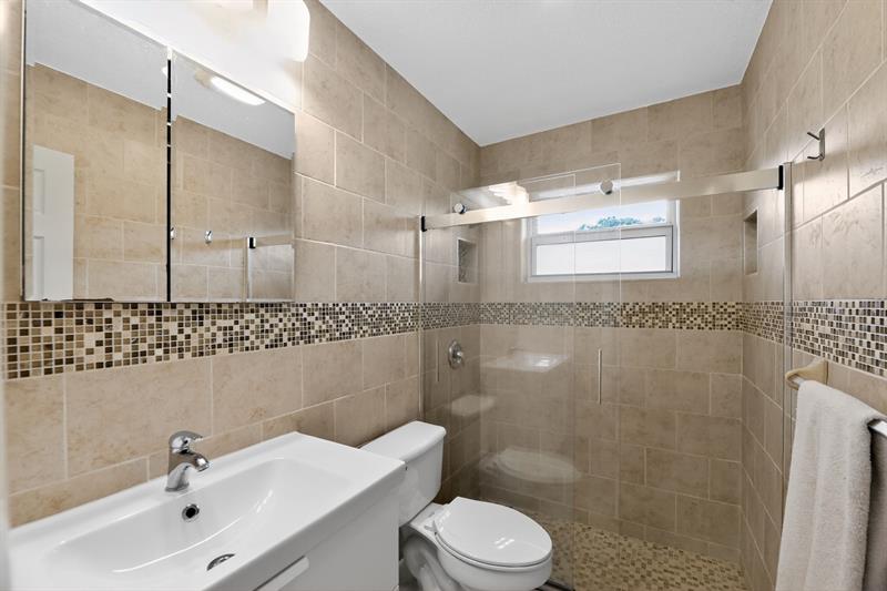Image 21 of 41 For 245 3rd St  