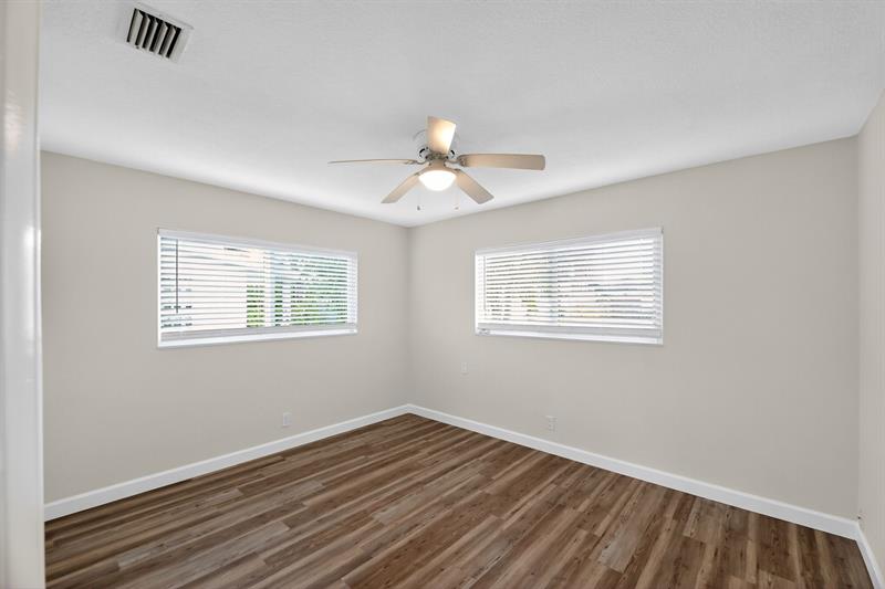 Image 24 of 41 For 245 3rd St  