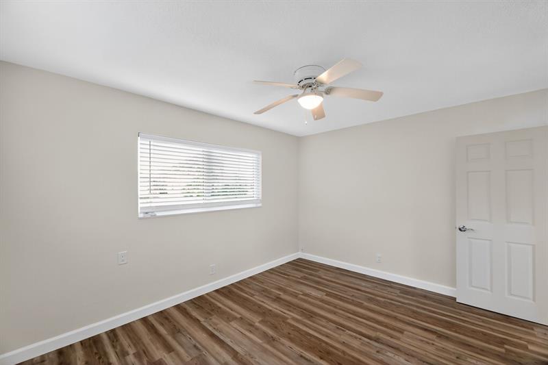 Image 26 of 41 For 245 3rd St  