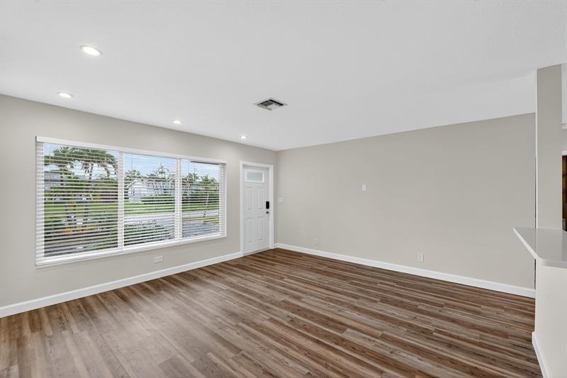 Image 7 of 41 For 245 3rd St  