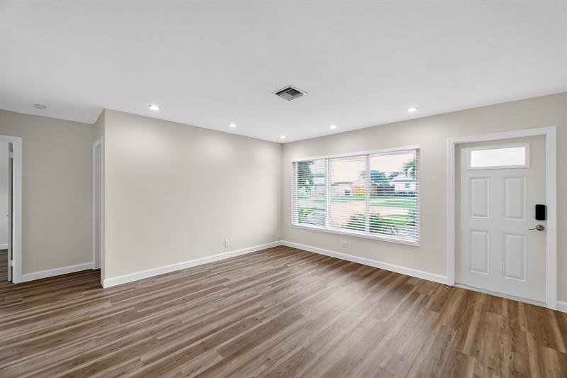 Image 8 of 41 For 245 3rd St  