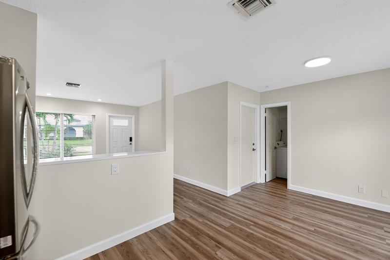 Image 9 of 41 For 245 3rd St  