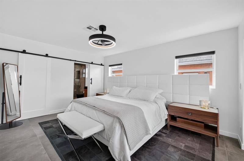 Image 12 of 60 For 2720 59th St