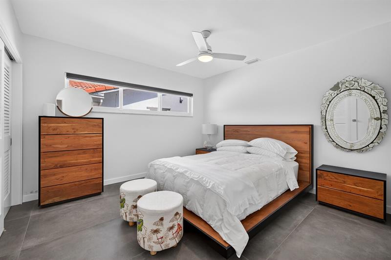 Image 17 of 60 For 2720 59th St