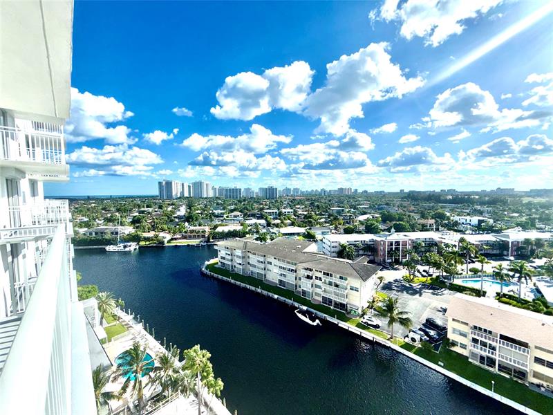 Image 10 of 17 For 427 Golden Isles Dr  14b