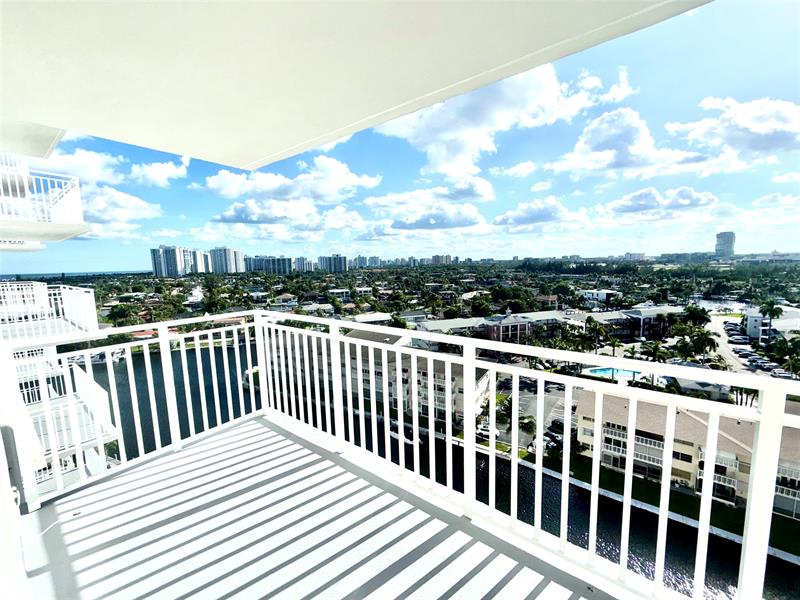 Image 2 of 17 For 427 Golden Isles Dr  14b