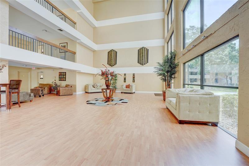 Image 3 of 14 For 8592 Sunrise Blvd  211