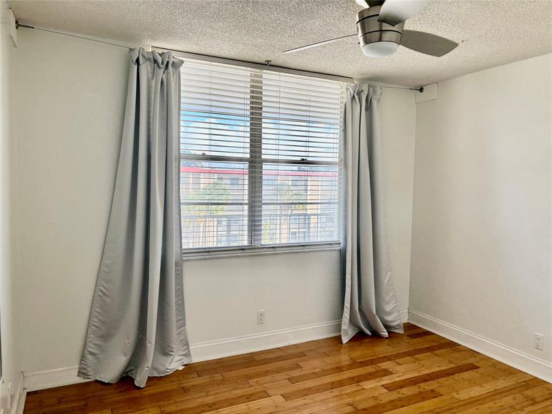 Image 13 of 20 For 2998 48th Ter  431