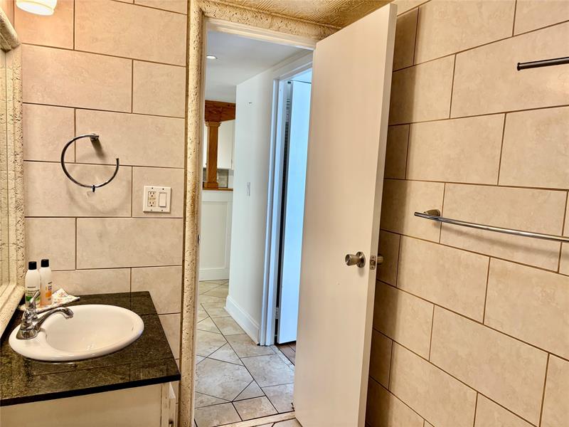 Image 14 of 20 For 2998 48th Ter  431