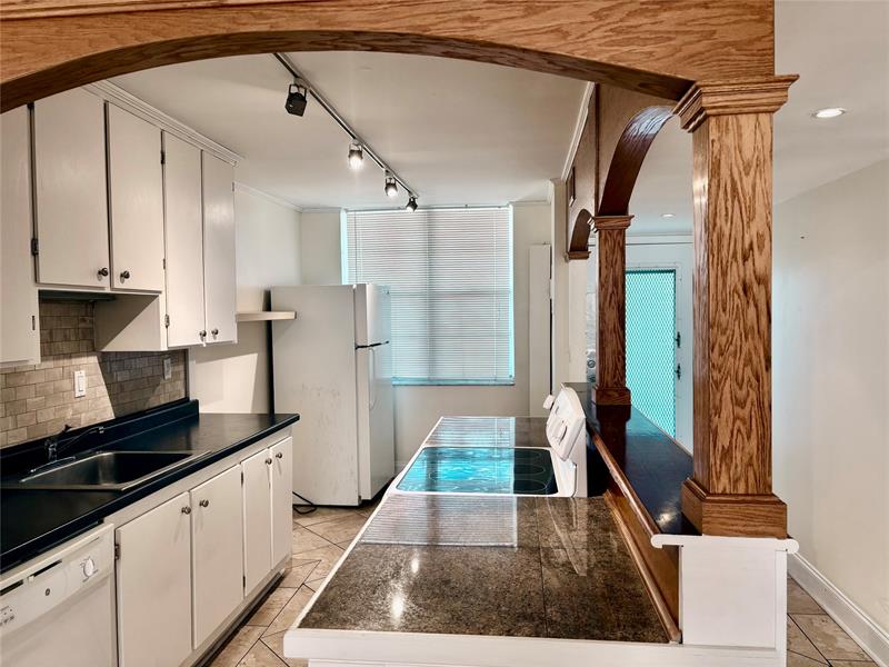 Image 3 of 20 For 2998 48th Ter  431