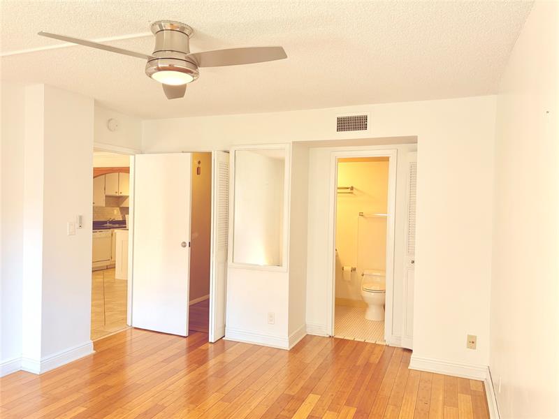 Image 7 of 20 For 2998 48th Ter  431