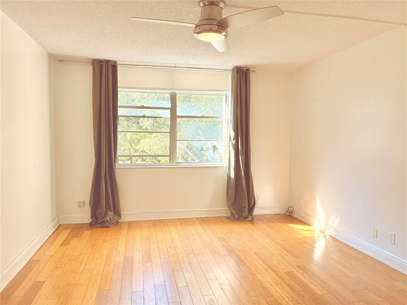 Image 8 of 20 For 2998 48th Ter  431