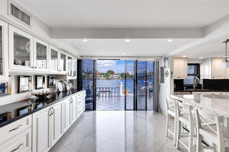 Image 14 of 46 For 16503 27th Pl  19