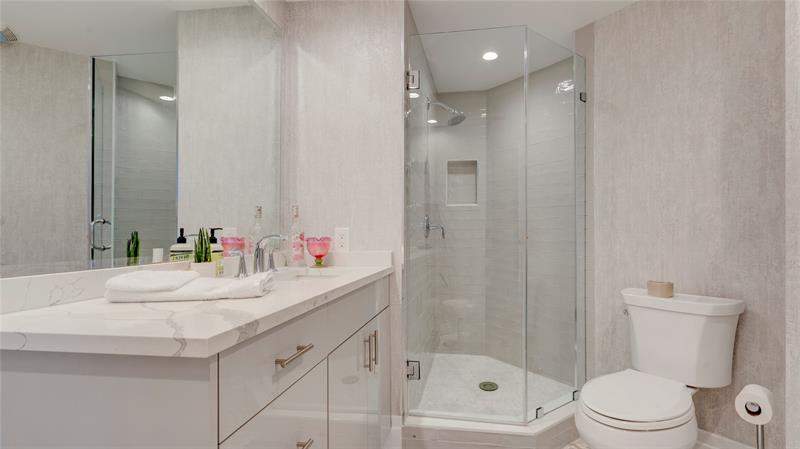 Image 46 of 71 For 1440 Ocean Blvd  5-c