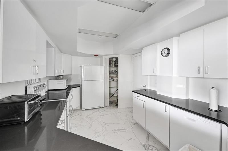 Image 63 of 71 For 1440 Ocean Blvd  5-c