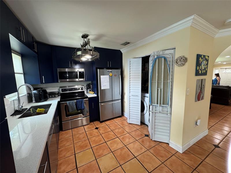Image 6 of 37 For 718 88th Ter  718