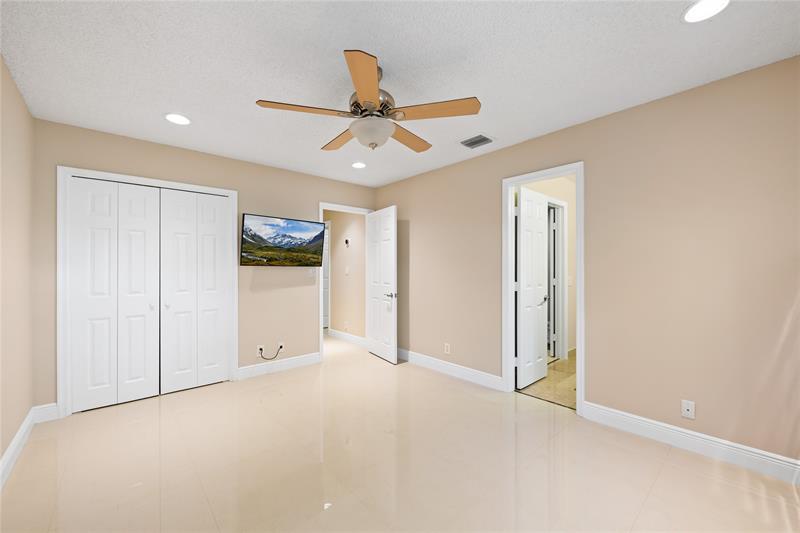 Image 18 of 35 For 5680 88th Ter