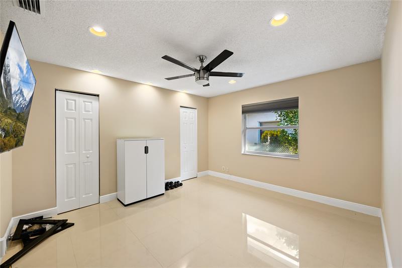 Image 21 of 35 For 5680 88th Ter