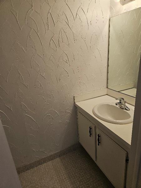 Image 11 of 21 For 4114 Inverrary Dr  14a