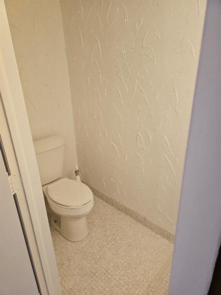 Image 12 of 21 For 4114 Inverrary Dr  14a