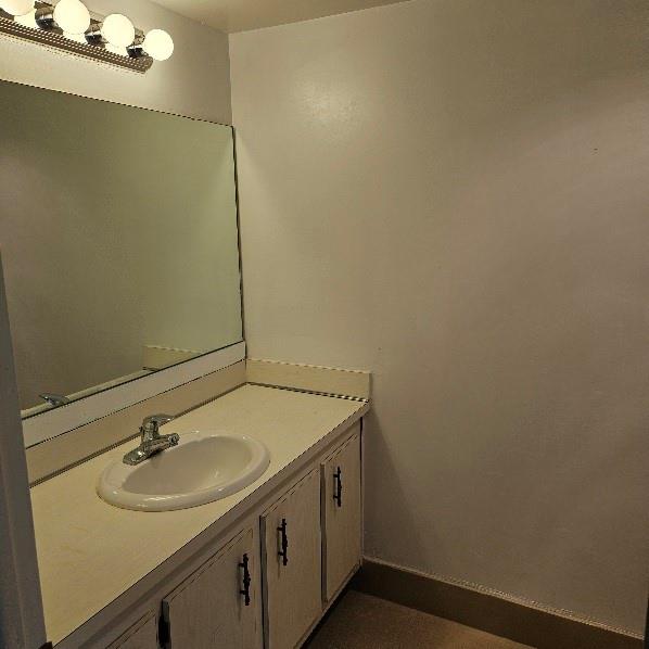 Image 14 of 21 For 4114 Inverrary Dr  14a