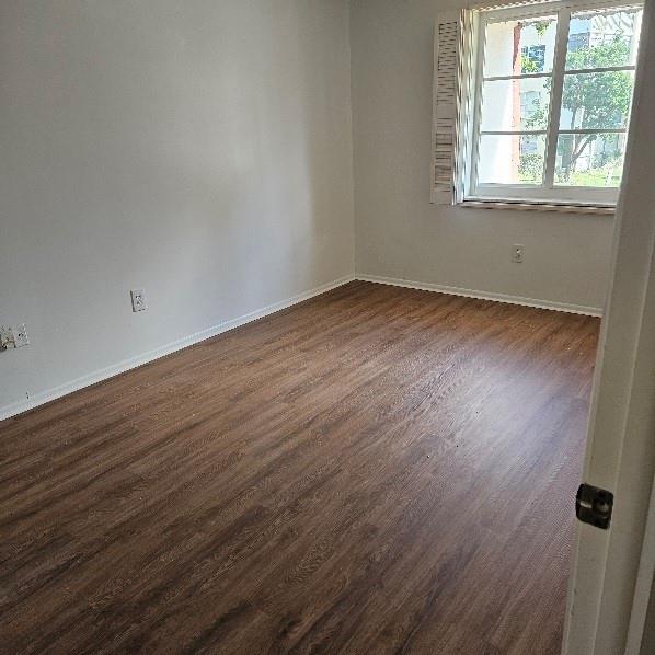 Image 16 of 21 For 4114 Inverrary Dr  14a