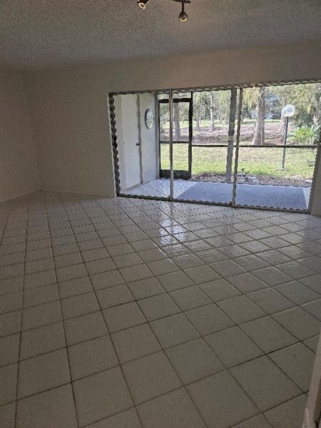 Image 5 of 21 For 4114 Inverrary Dr  14a