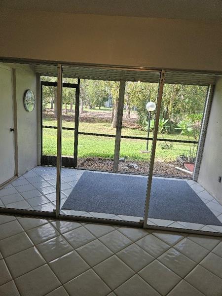 Image 6 of 21 For 4114 Inverrary Dr  14a