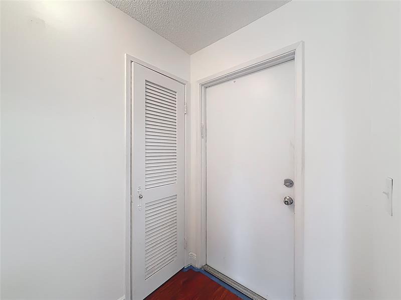Image 20 of 77 For 700 14th Ave  406