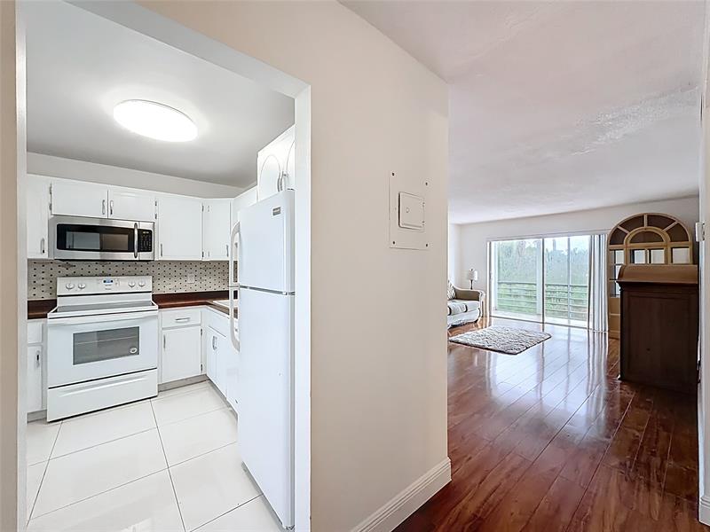Image 22 of 77 For 700 14th Ave  406