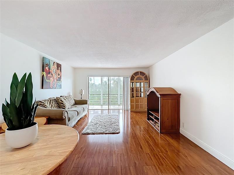 Image 30 of 77 For 700 14th Ave  406
