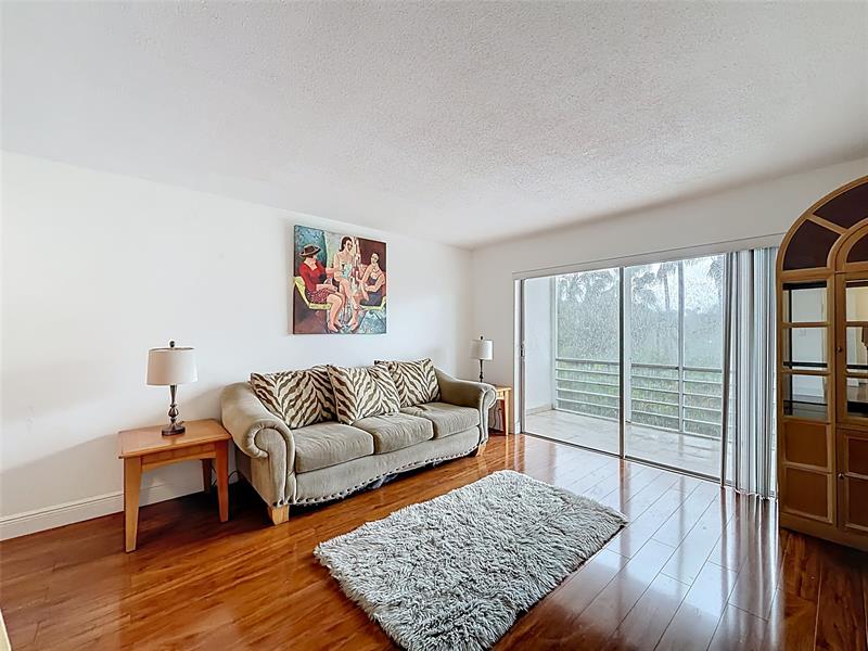 Image 35 of 77 For 700 14th Ave  406