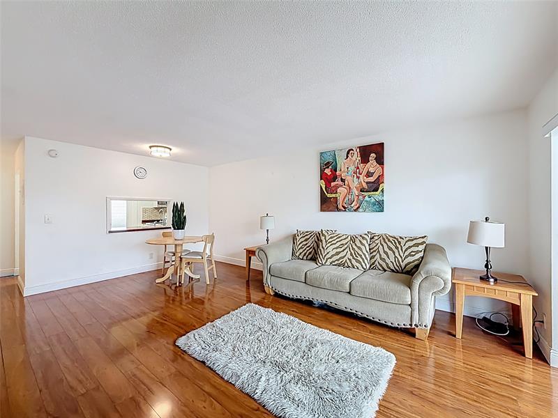 Image 37 of 77 For 700 14th Ave  406