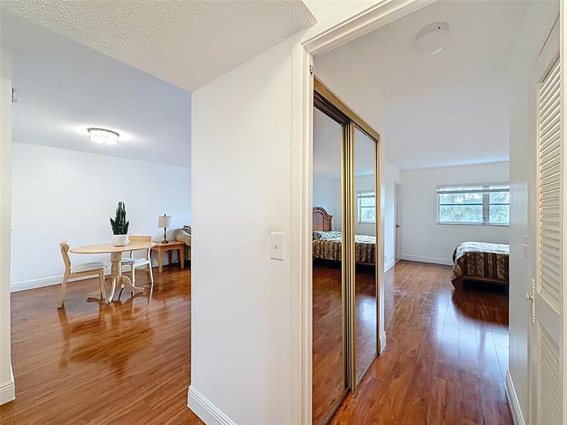 Image 41 of 77 For 700 14th Ave  406